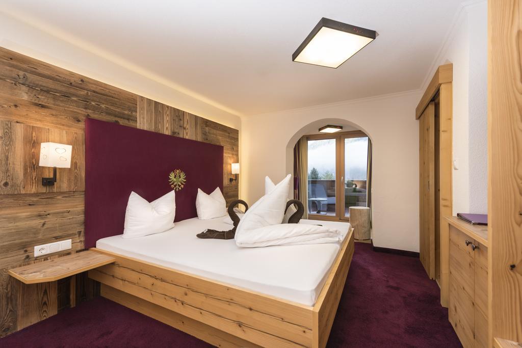 ניוסטיפט אים סטובאיטל Lifestylepanoramahotel Erika Superior חדר תמונה