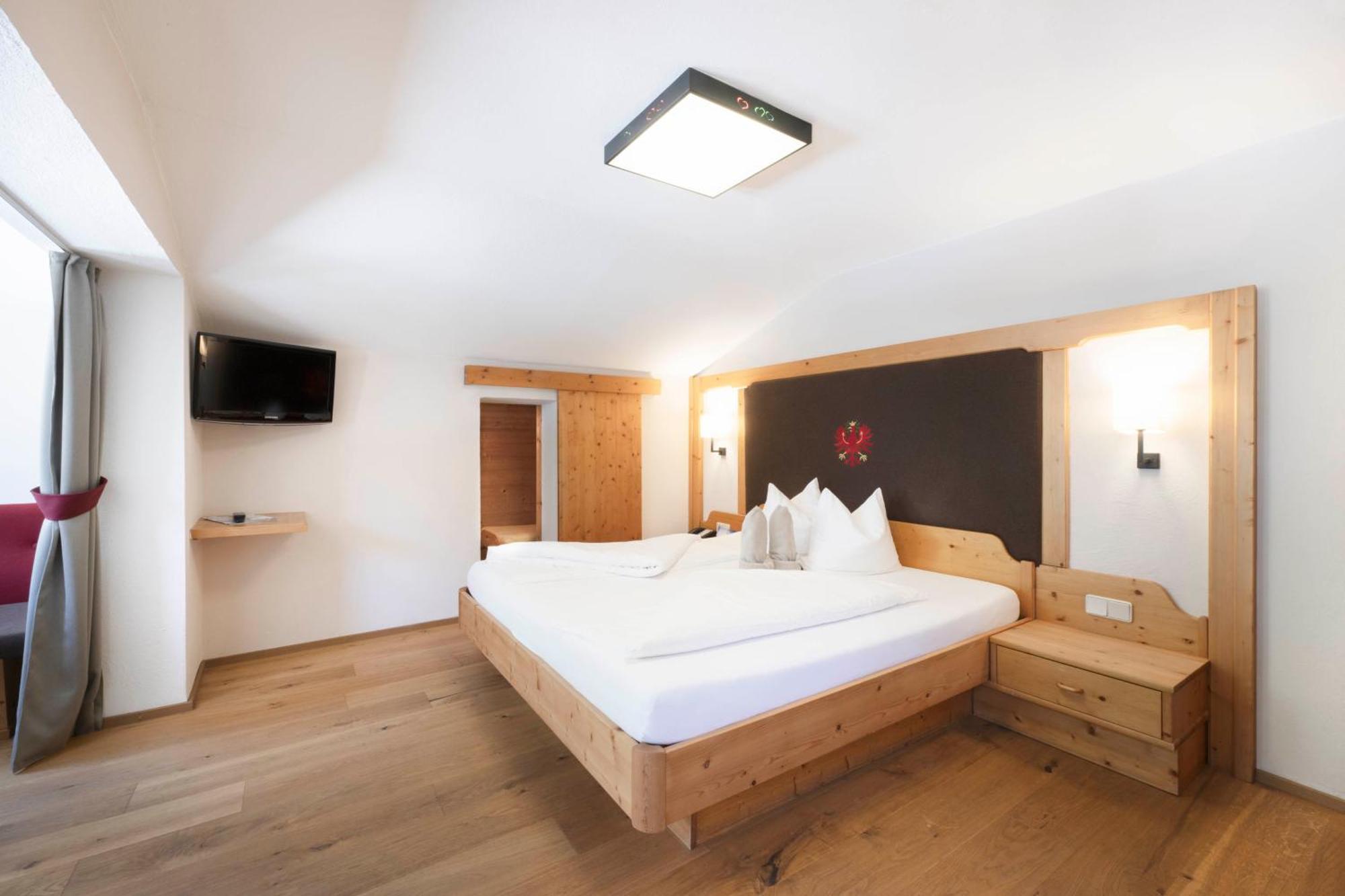 ניוסטיפט אים סטובאיטל Lifestylepanoramahotel Erika Superior מראה חיצוני תמונה