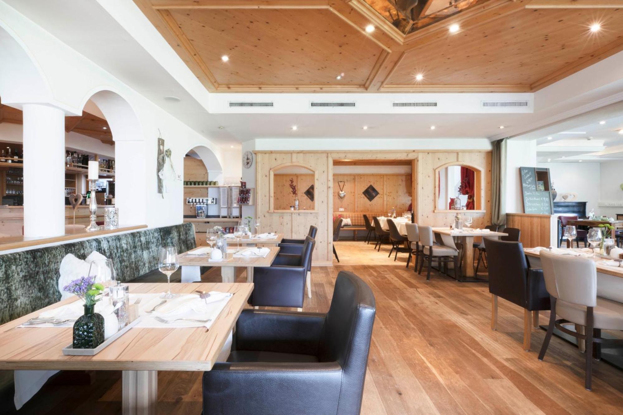 ניוסטיפט אים סטובאיטל Lifestylepanoramahotel Erika Superior מראה חיצוני תמונה