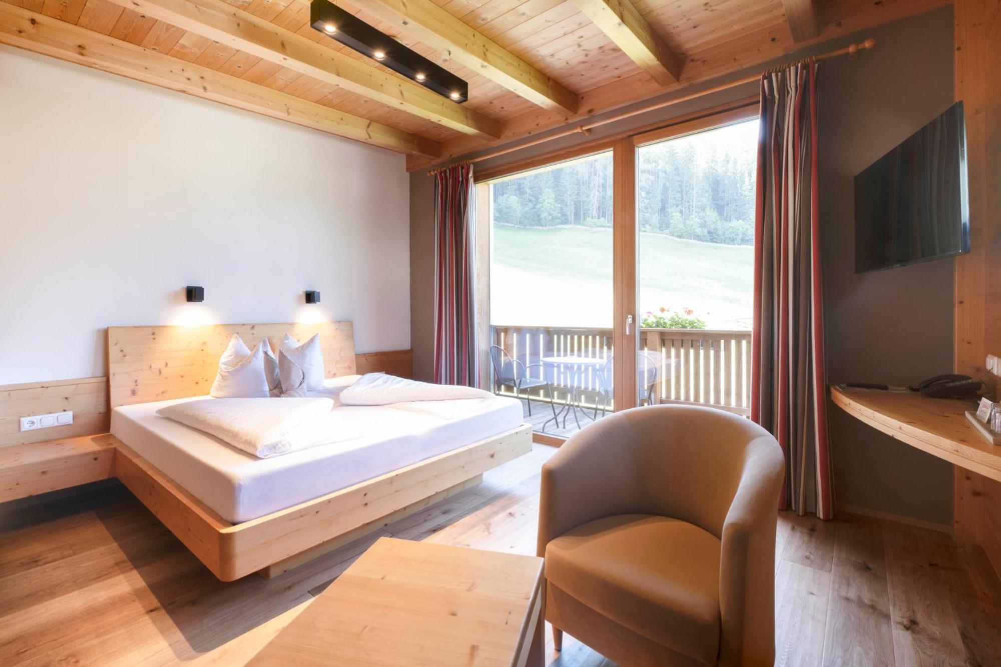 ניוסטיפט אים סטובאיטל Lifestylepanoramahotel Erika Superior מראה חיצוני תמונה
